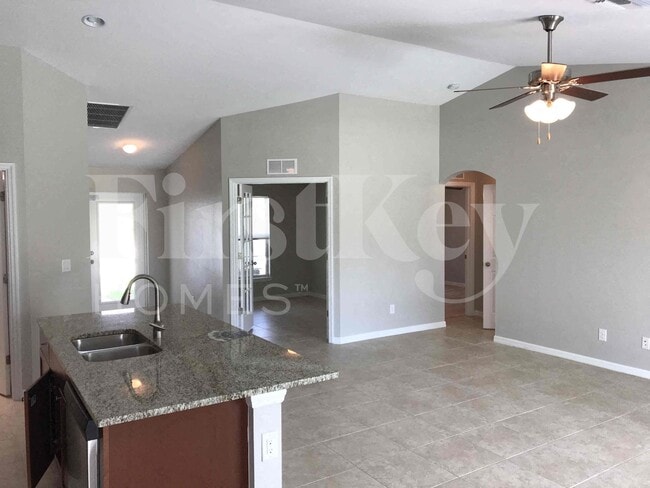 Foto del edificio - 2512 NW 24th Terrace