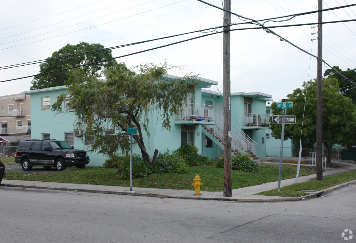 Building Photo - 200 SW 16th Ave