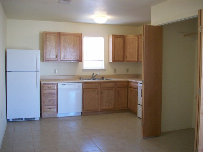 Kitchen - Gidding Apartments