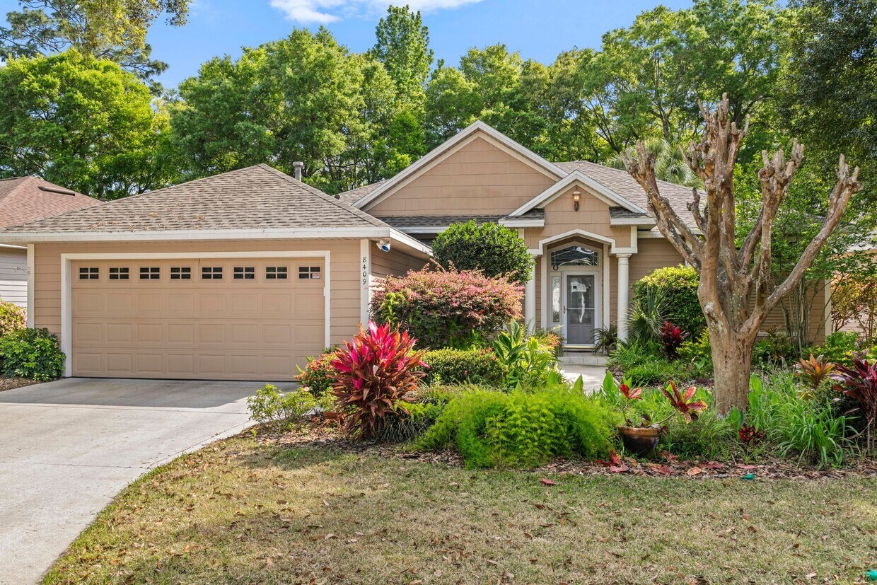 Primary Photo - 3 Bedroom 2 Bath House in Cobblefield