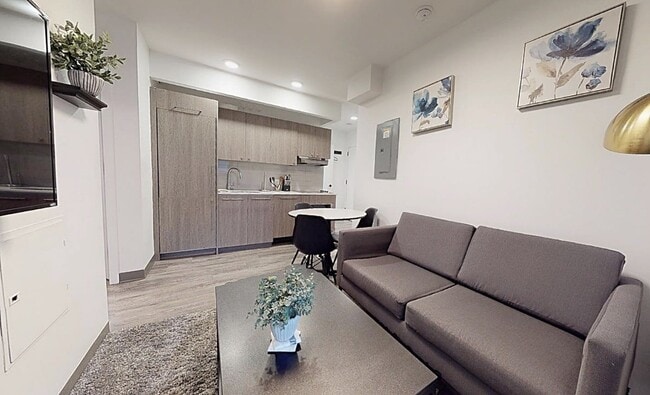 Building Photo - Short term Furnished Rental in Doorman Building