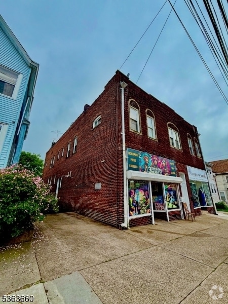 Building Photo - 219 Haledon Ave