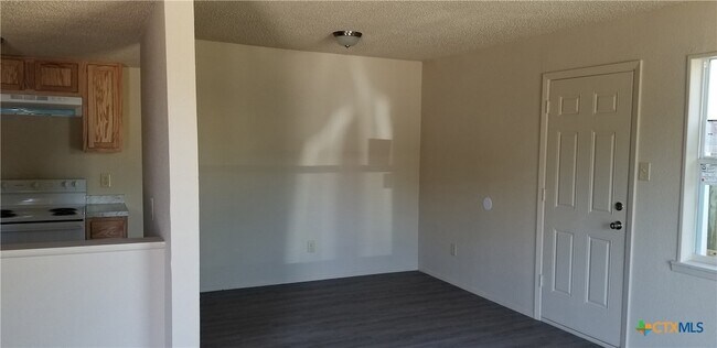 Foto del edificio - 4501 Chase Ct