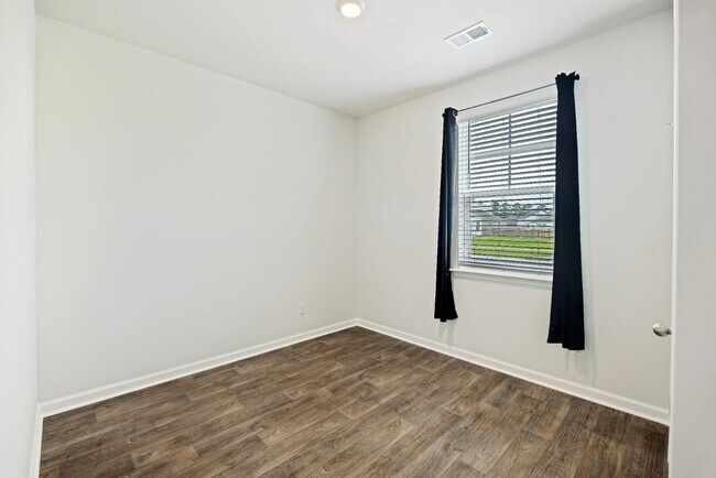 Foto del edificio - 830 Lilyford Ln