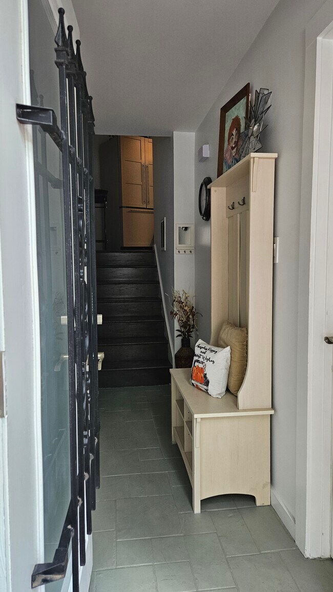 Foto del edificio - 415 W 7th St