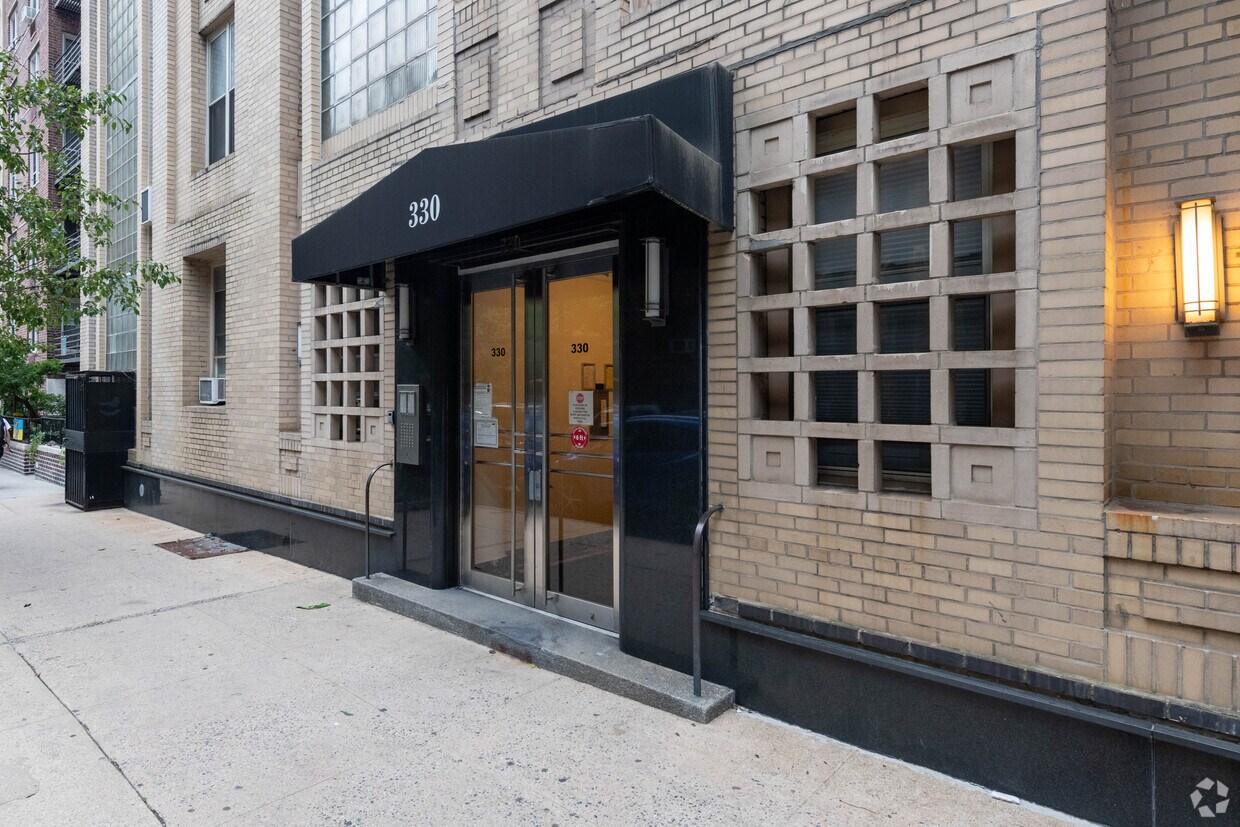 Building Photo - 330-334 E 58th St