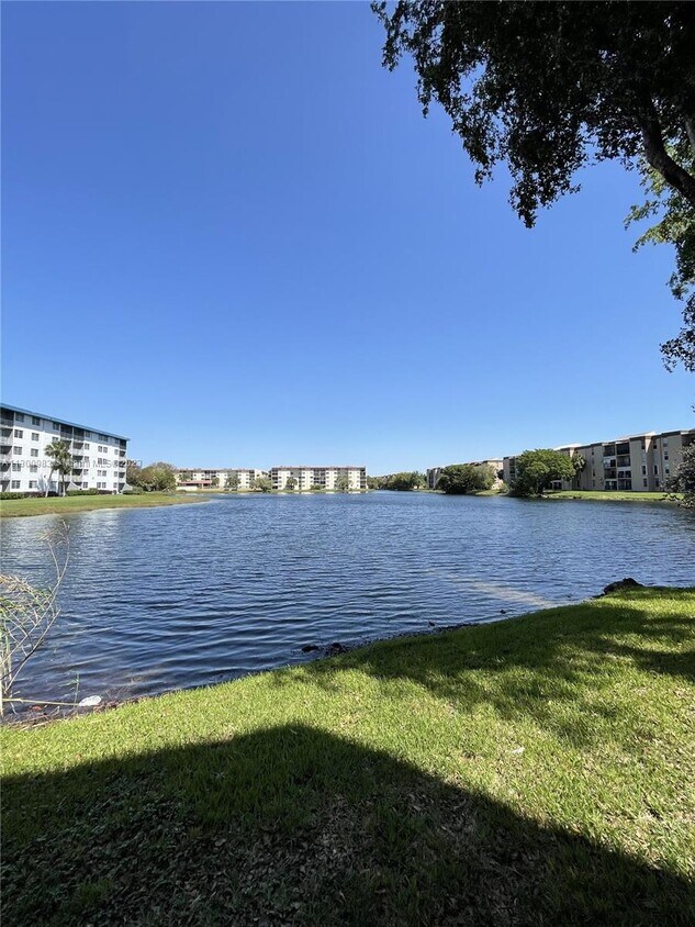 8775 Park Blvd Unit 409, Miami, FL 33172 Condo for Rent in Miami, FL