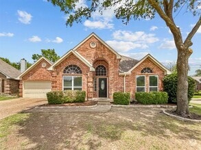 Building Photo - 605 Pheasant Knoll
