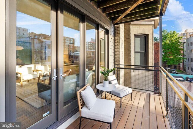 Foto del edificio - 1224 11th St NW