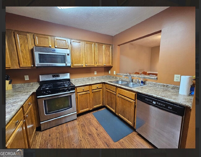 Foto del edificio - 2539 Oakridge Pl