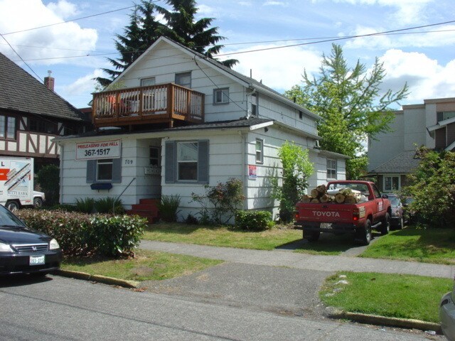 Photo - 709 NE 43rd St