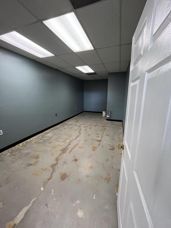 Building Photo - 4401 W Rosamond Blvd