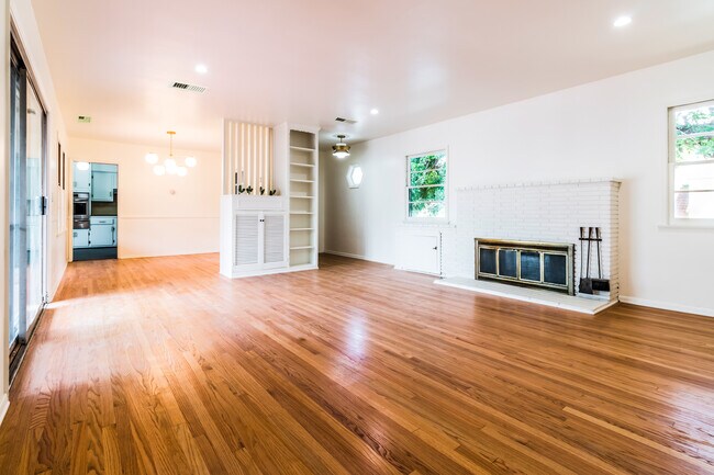 Foto del edificio - 3551 W Avenue 42