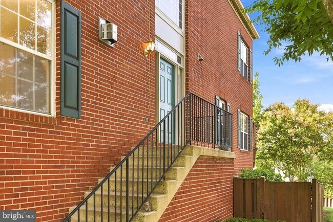 Foto del edificio - 45805 Marlane Terrace