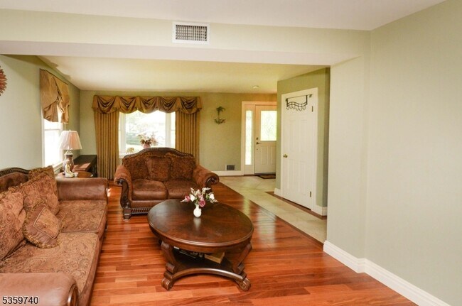 Foto del edificio - 252 Hillside Ave
