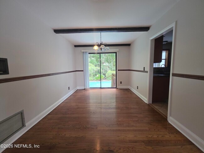 Foto del edificio - 627 Grove Park Blvd