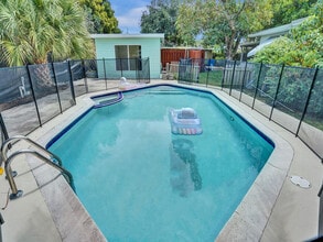 Building Photo - 2442 Garfield St