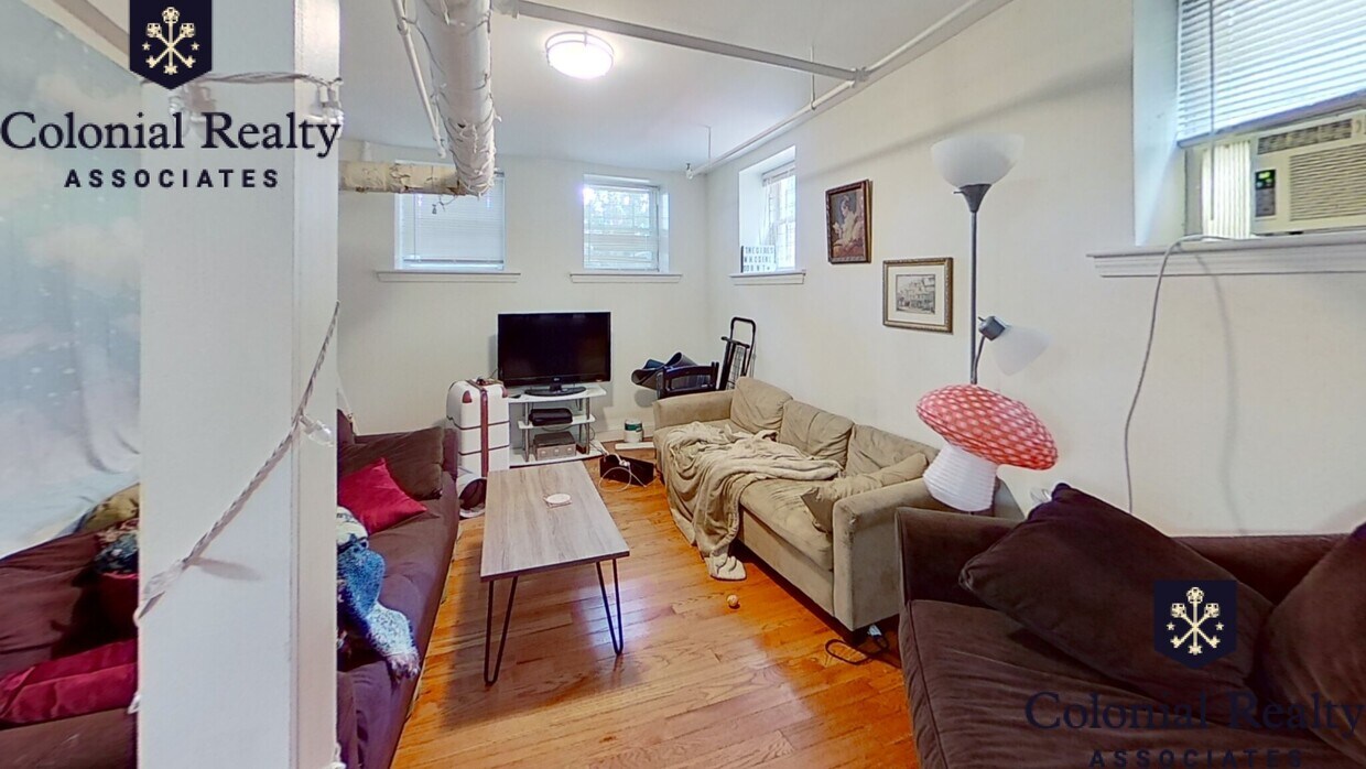 Primary Photo - 6 Camelot Ct