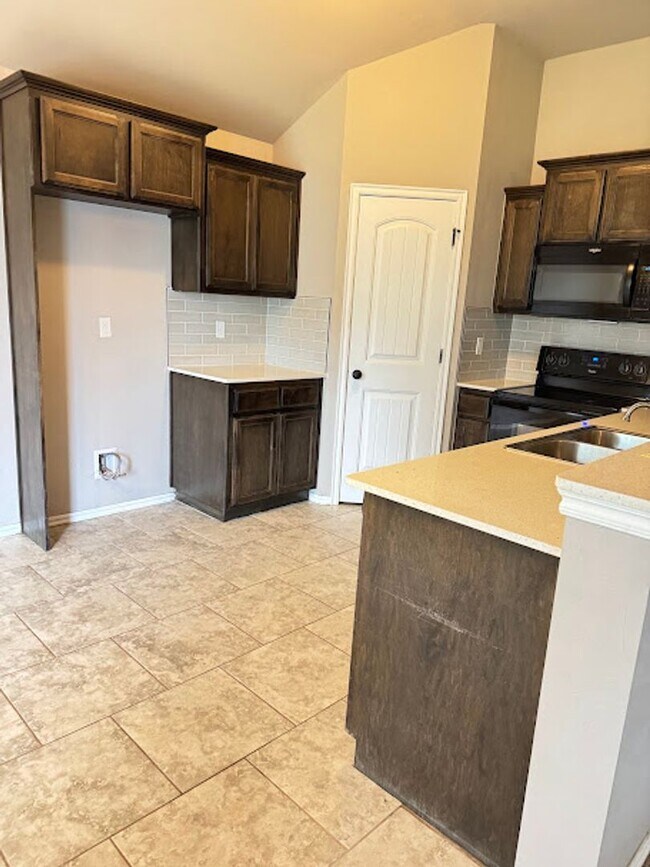 Foto del edificio - Spacious 3-Bedroom, 2-Bath Home for Rent i...