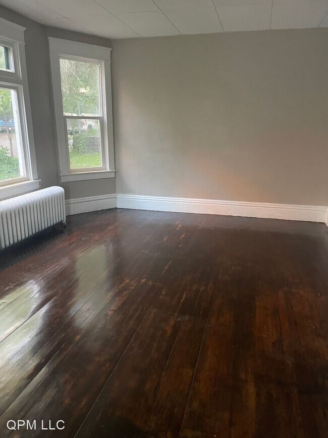 Building Photo - 4 br, 1 bath House - 154 George St. W