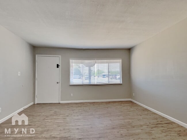 Building Photo - 8048 W Clayton Dr