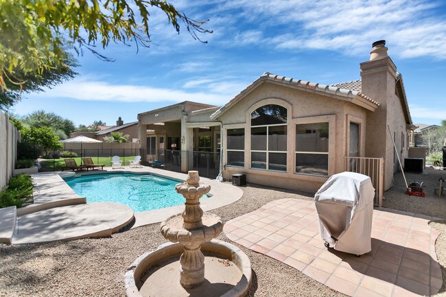 Building Photo - 9120 E Calle De Valle Dr