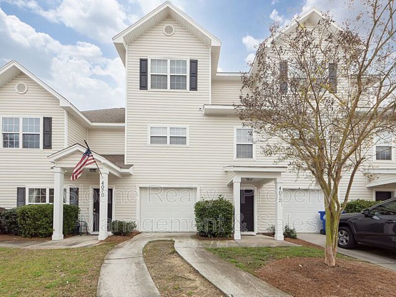 Foto principal - 4072 Babbitt St