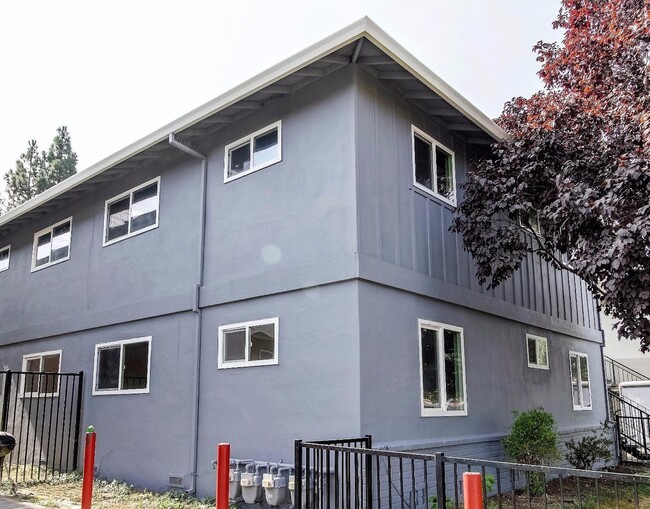 Building Photo - 832 Jeanne Ave