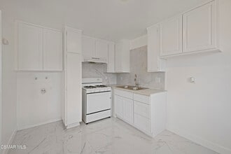 Building Photo - 1725 Court St