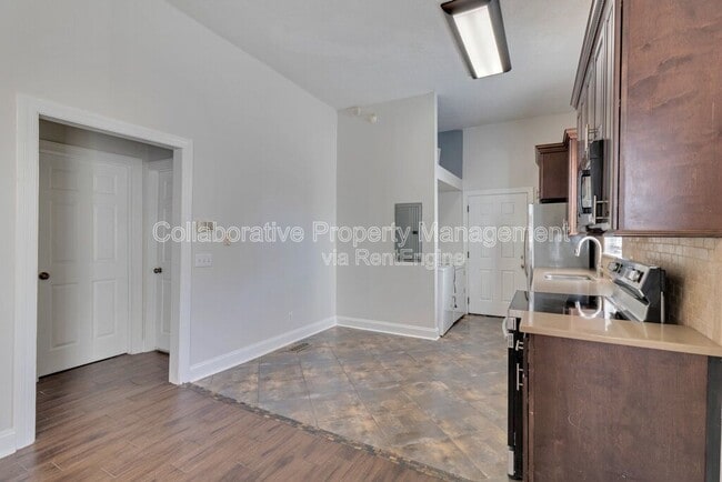 Building Photo - 419 E 31st St