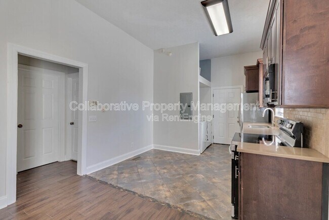 Foto del edificio - 419 E 31st St