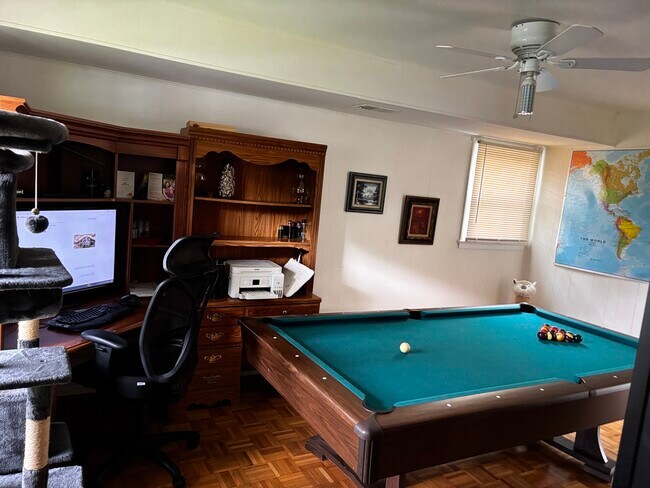 Foto del edificio - 8513 Wilkesboro Ln