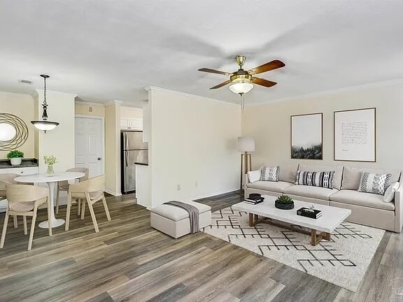 Foto del edificio - 3901 Elmcrest Dr