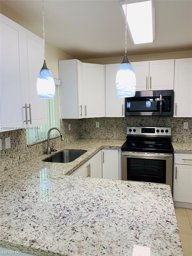 Building Photo - 3 br, 2 bath House - 15531 SW 133rd Pl Apt...