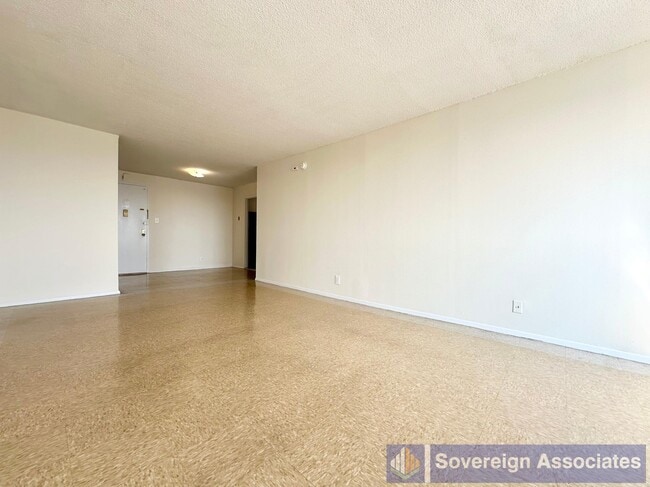 Building Photo - 40 E Sidney Ave