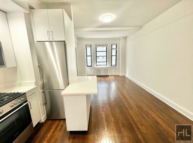 Building Photo - EAST 46 STREET