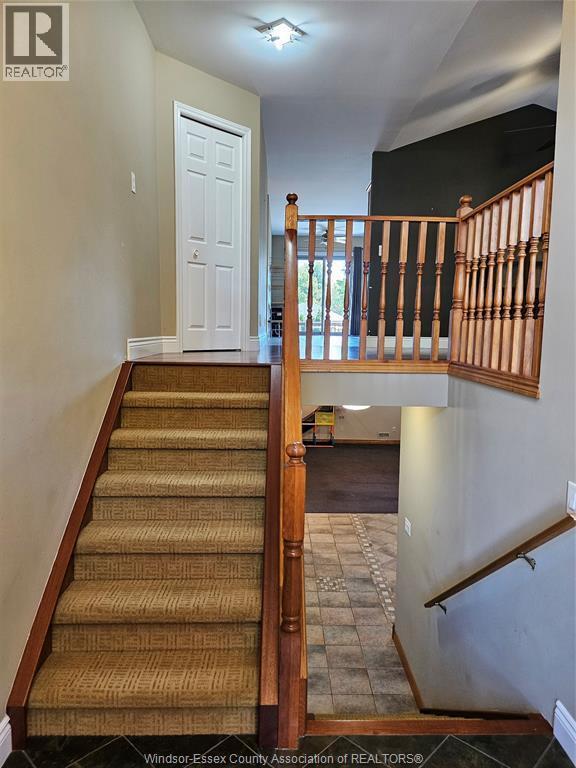 Building Photo - 435 Menard Ln