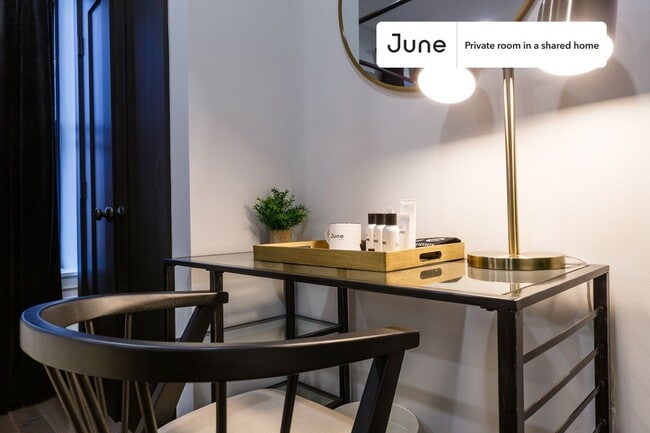 Foto del edificio - Room in Shared 3 bed/1 bath home
