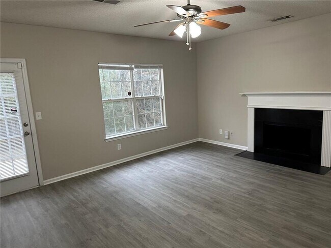 Building Photo - 6558 Pole Creek Dr