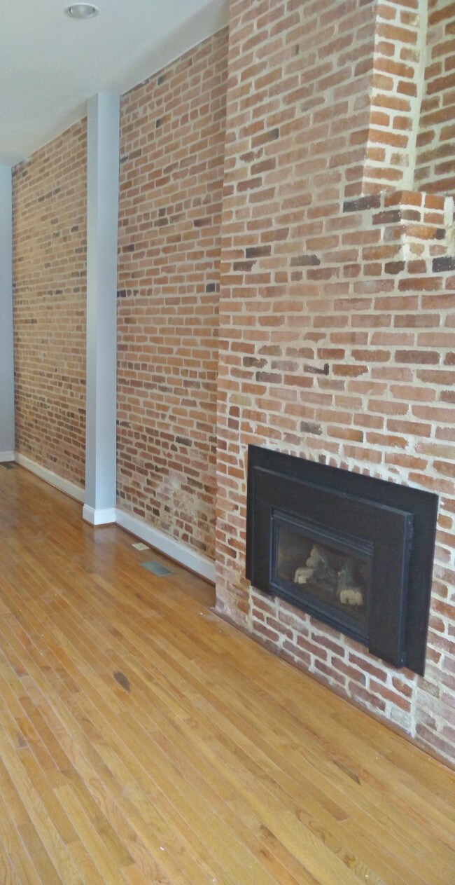 Building Photo - 2544 Madison Ave