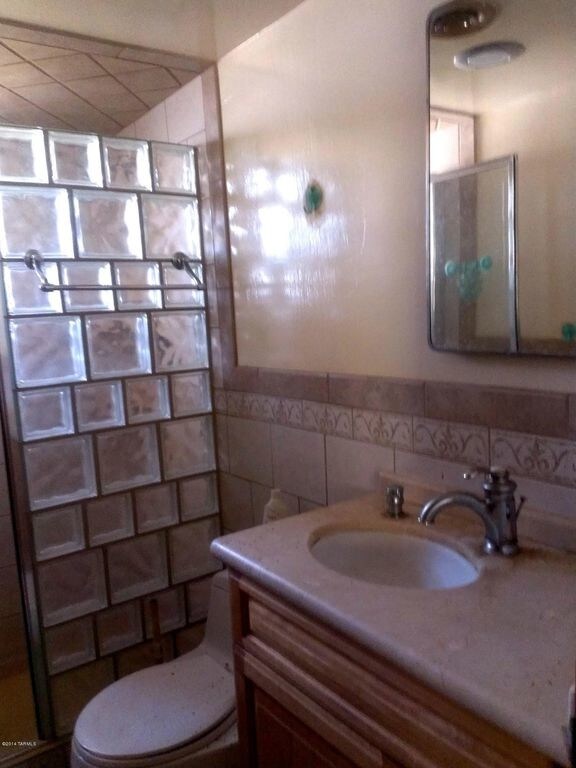 Foto del edificio - 4725 E 25th St