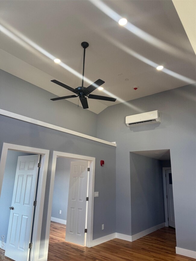 Foto del edificio - 1035 Montauk Hwy