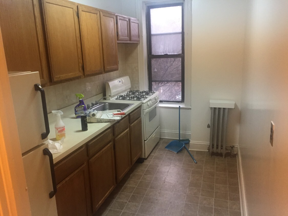 Primary Photo - 41-52 49th St