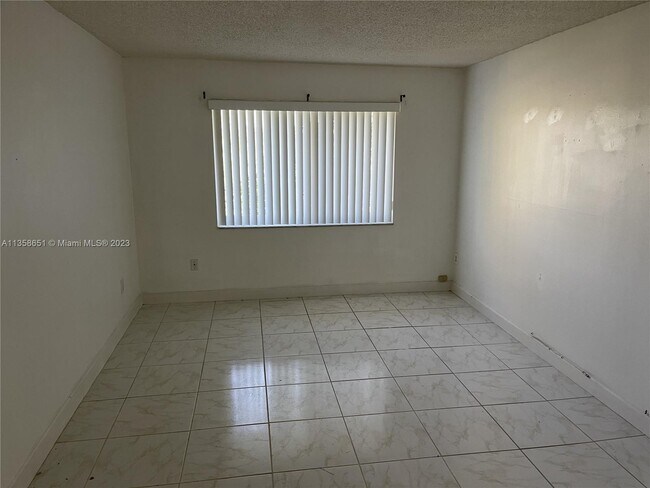 Foto del edificio - 7860 Camino Real