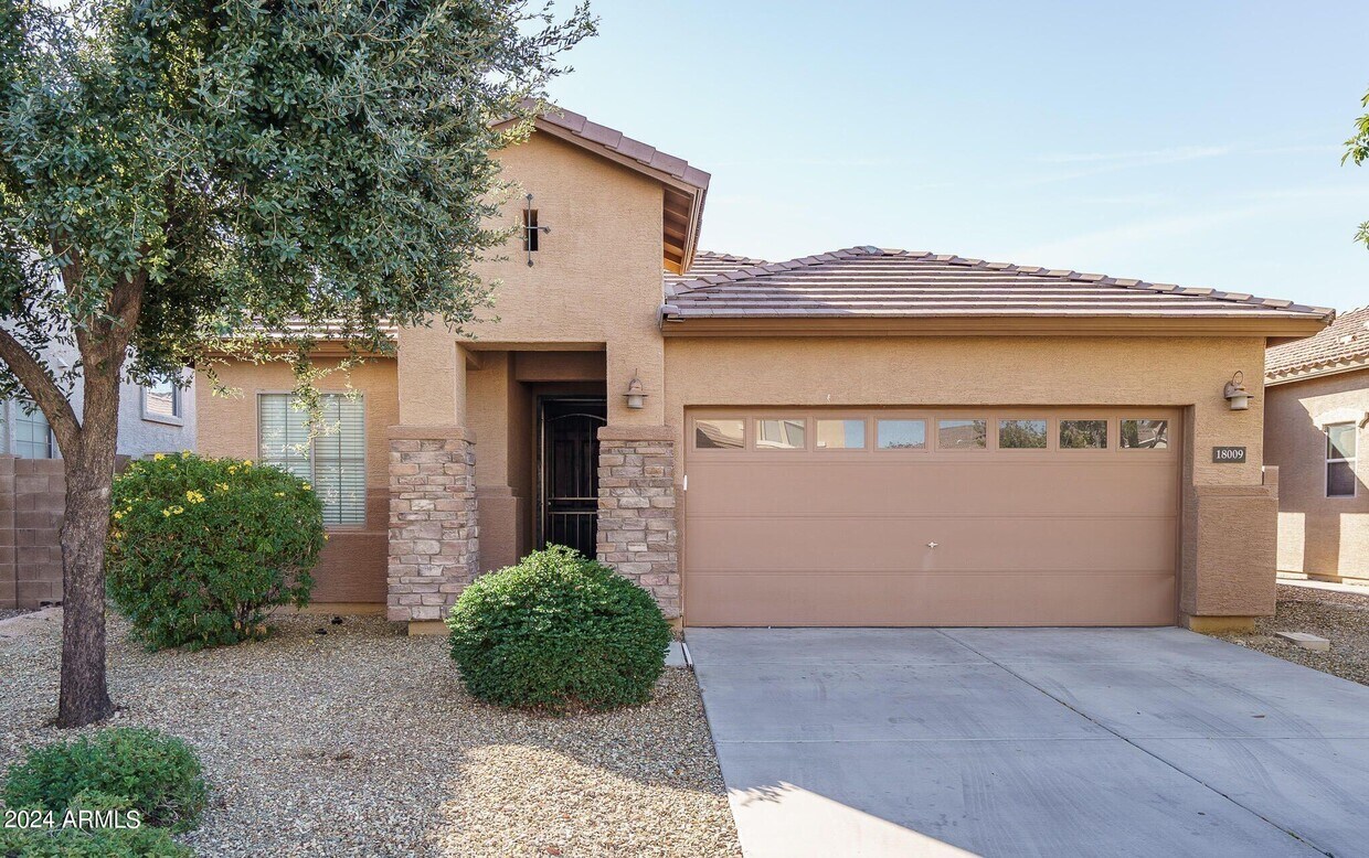 Primary Photo - 18009 W Sunnyslope Ln