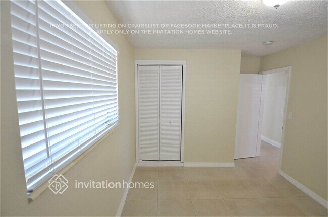 Building Photo - 5531 SW 6th Ct