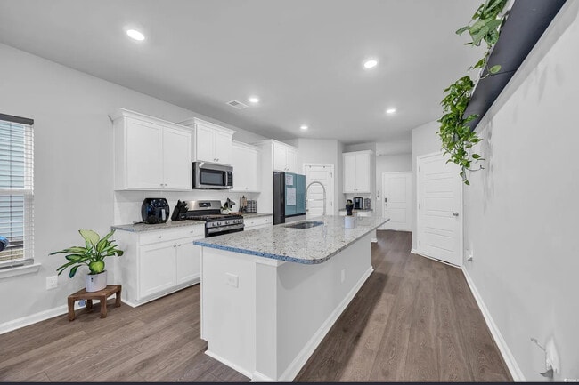 Building Photo - 4105 Da Vinci Dr