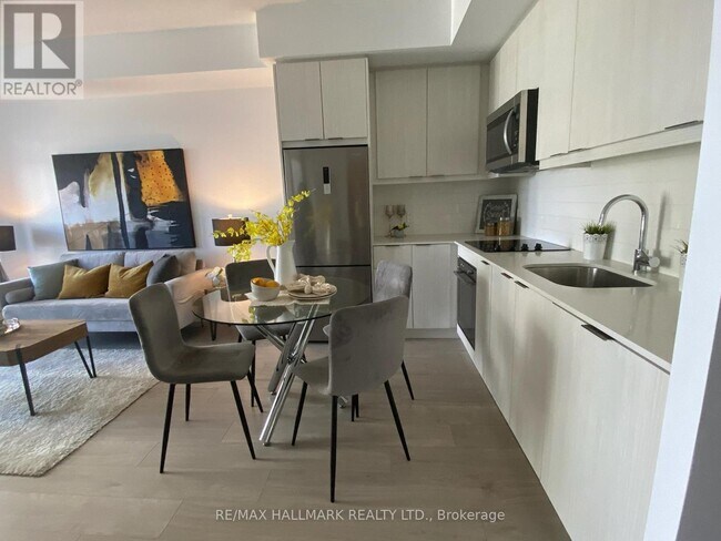 Building Photo - 38 Forest Manor Rd