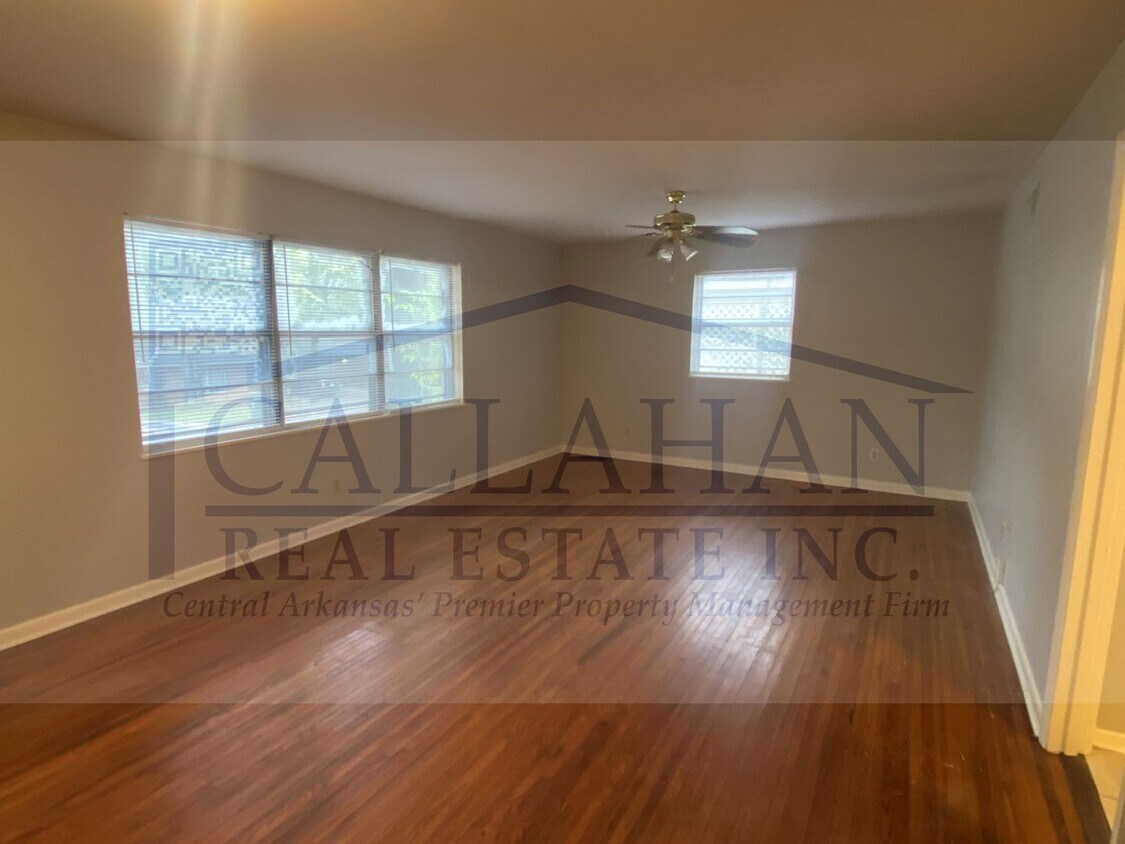 Foto principal - Mid Town 3 Bedroom home