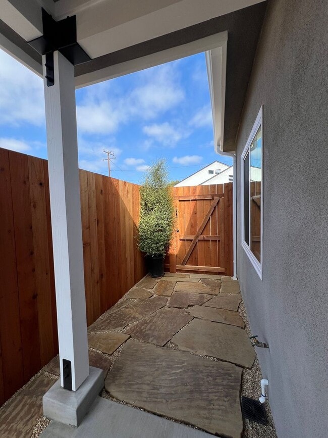 Building Photo - Beautiful New 1-Bedroom, 1-Bathroom Home -...